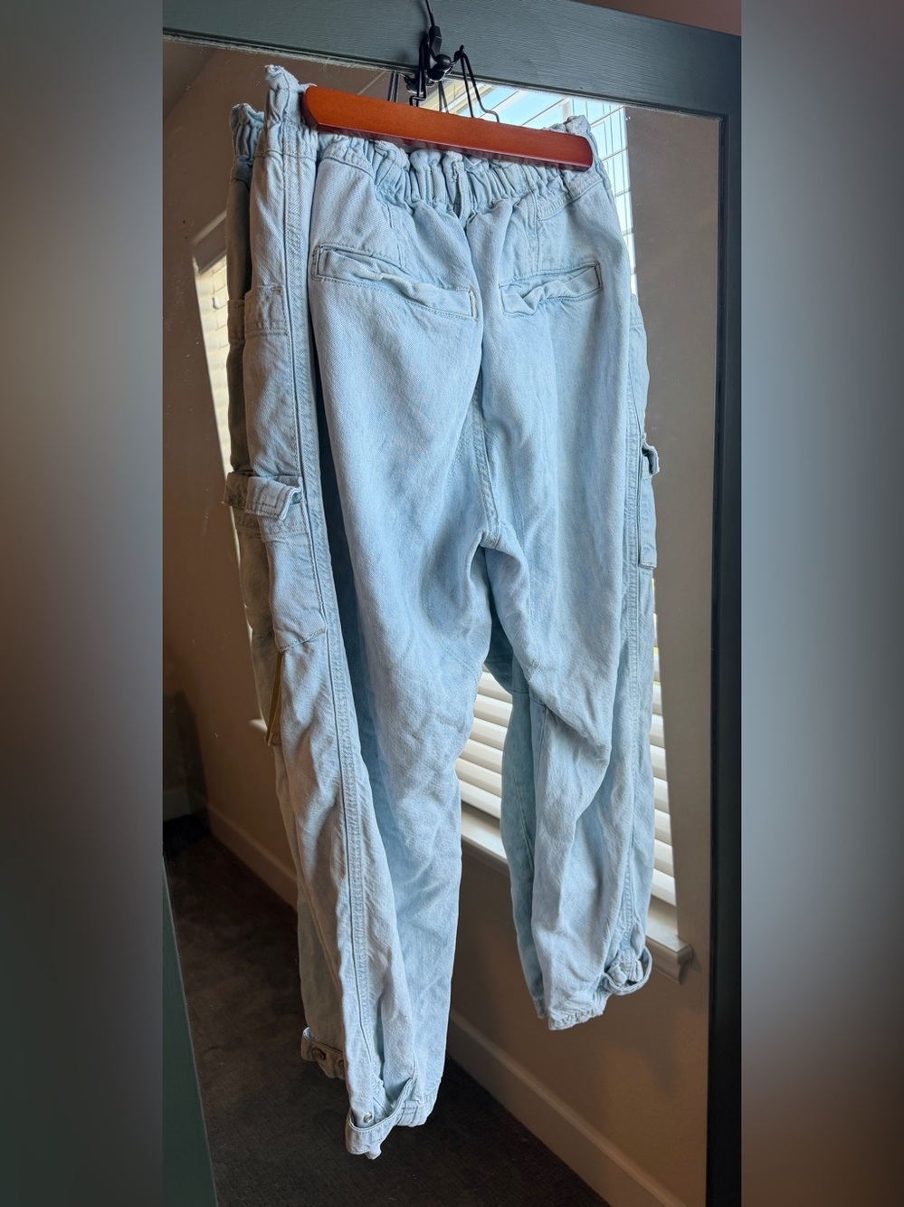 🔥 Free People We The Free Hazel Pull-On Drop-Waist Cargo Jeans - Picture 4 of 8